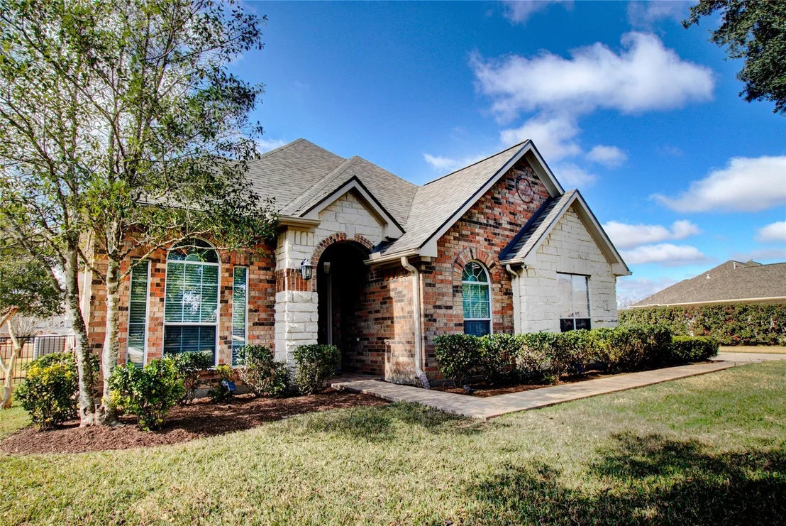 Photo of 3327 River Bend Drive
