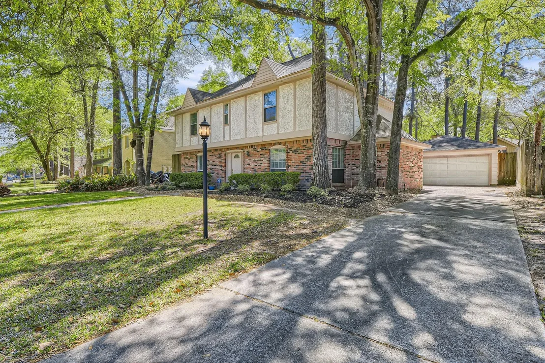Photo of 19527 Enchanted Oaks Drive
