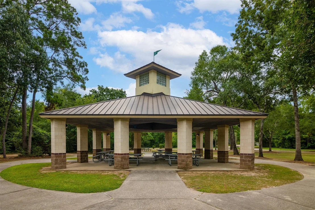 Photo of 122 S Evangeline Oaks Circle