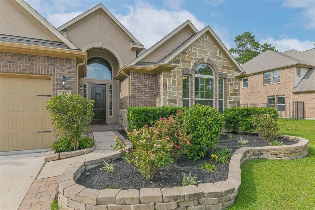 Photo of 15 Waterfall Way