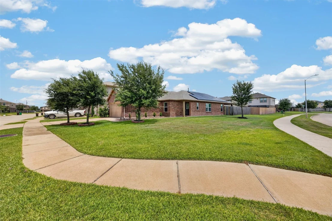 Photo of 5202 Pine Forest Ridge Street