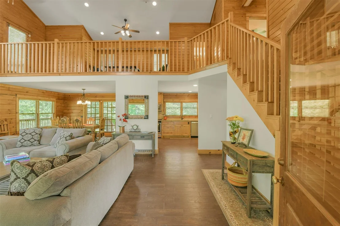 Photo of 91 Bluejay Way