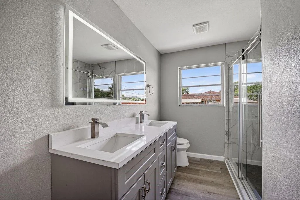 Photo of 701 Oriole Lane