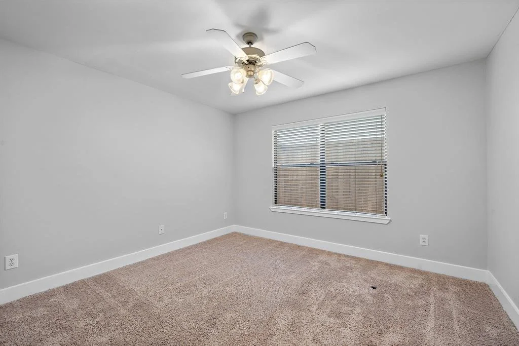 Photo of 8676 Meadowcroft Drive