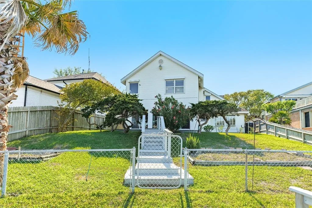 Photo of 8 Lakeview Drive