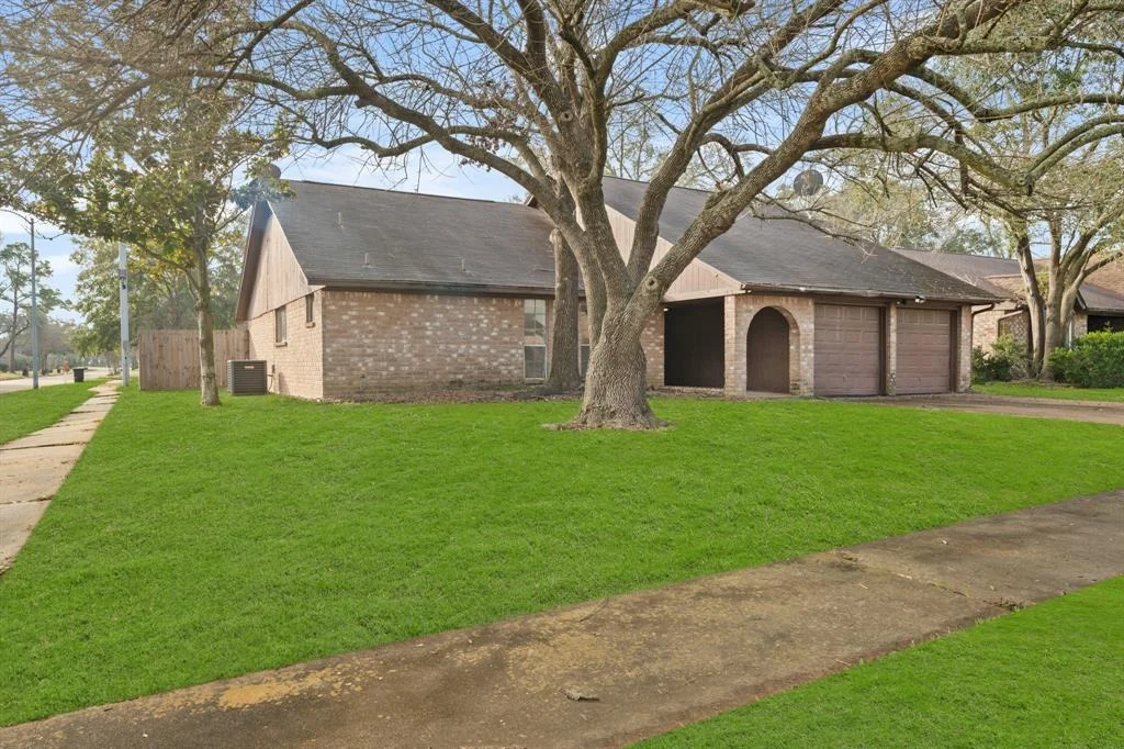 Photo of 22703 Elsinore Drive
