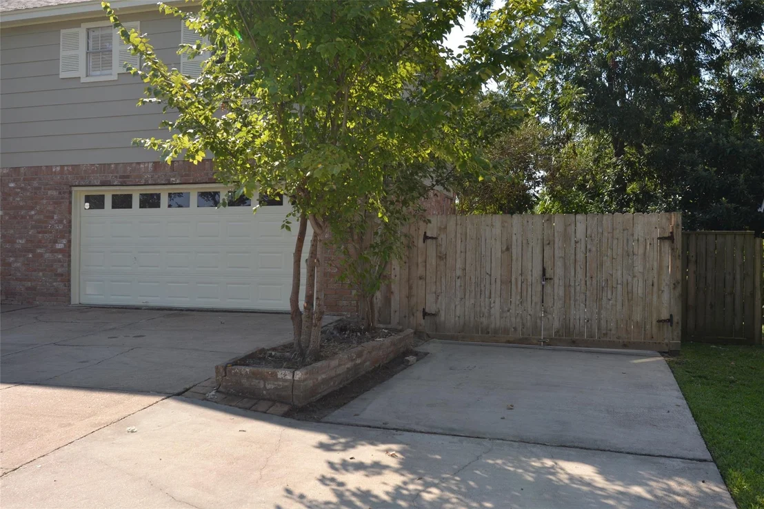 Photo of 1223 Longledge Drive
