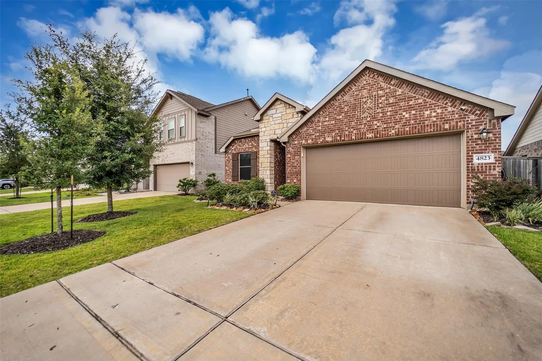 Photo of 4823 Chestnut Valley Lane