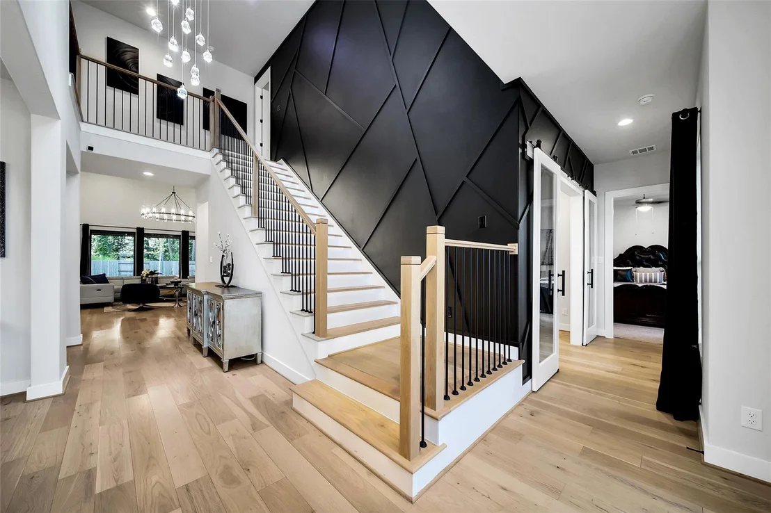 Photo of 16011 Bonjour Boulevard
