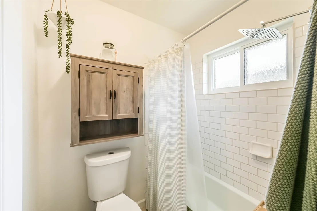 Photo of 323 Coventry Lane