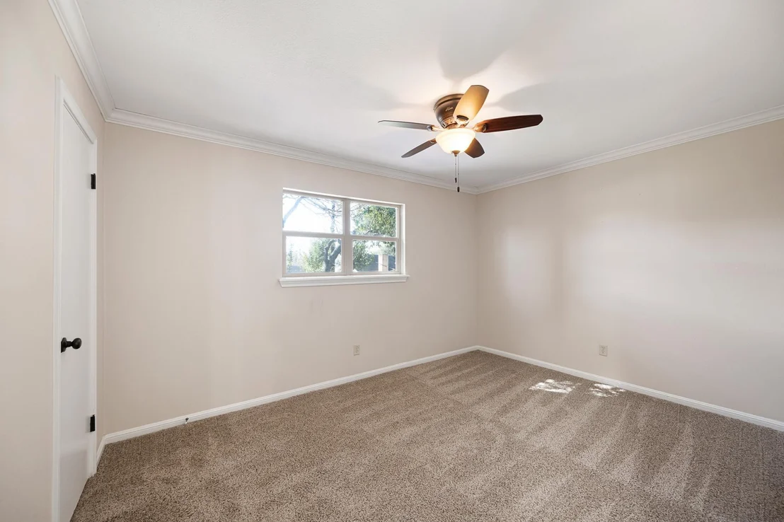 Photo of 1412 Briar Lane