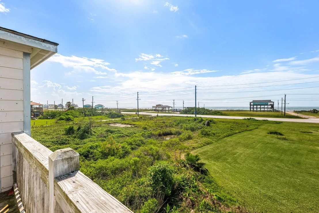 Photo of 1018 Dolphin Road