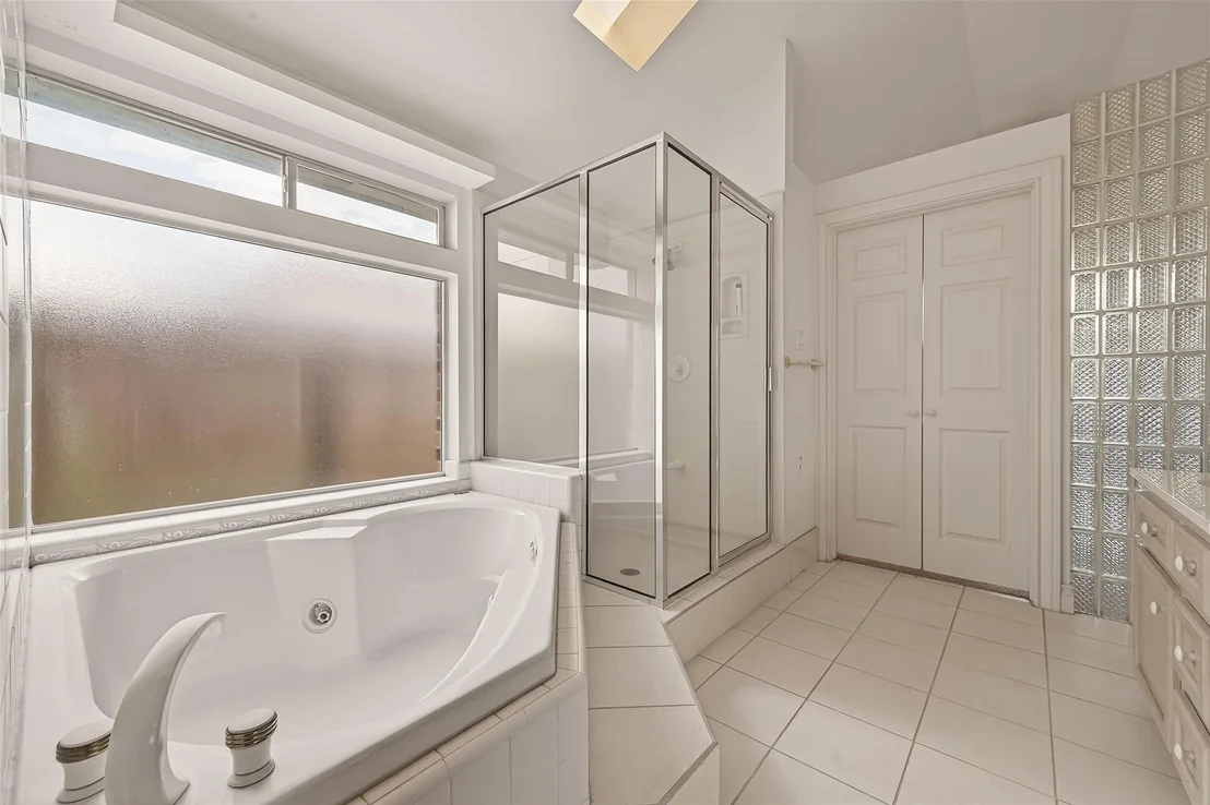 Photo of 5437 Loch Lomond Drive