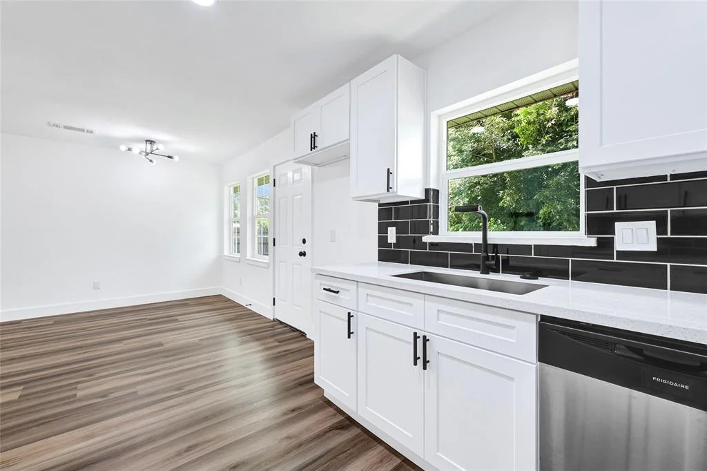 Photo of 3304 Thornwood Drive