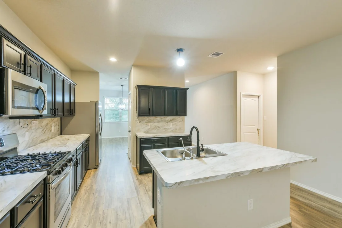 Photo of 6047 Purple Iris Street