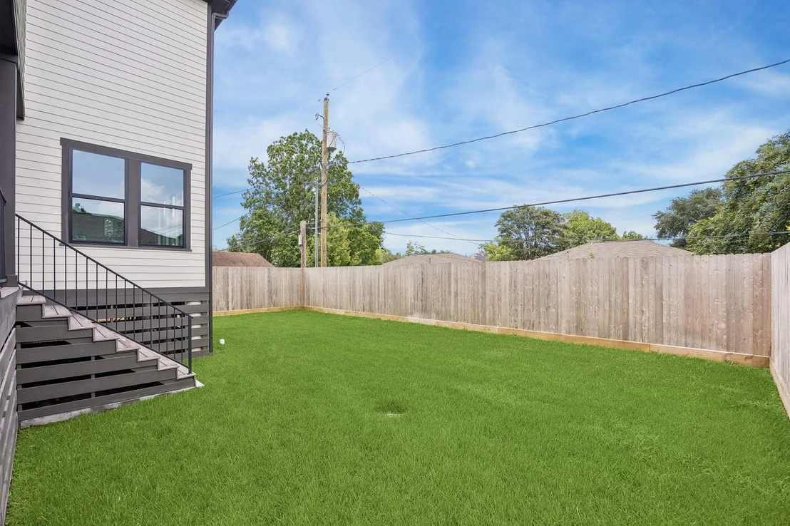 Photo of 2214 Chantilly Lane