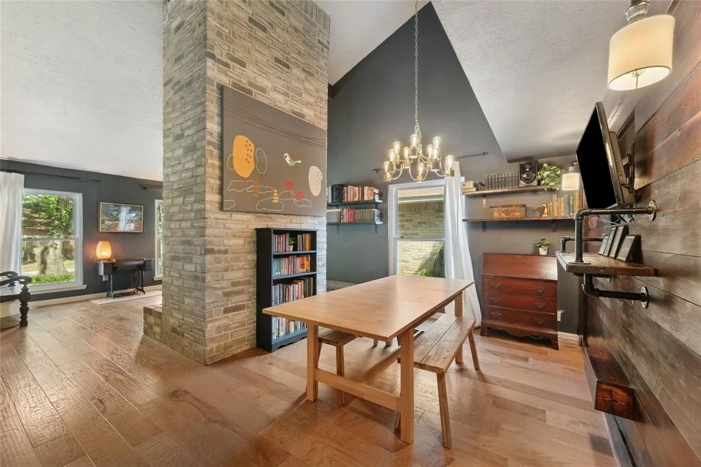 Photo of 21502 Castlemont Lane