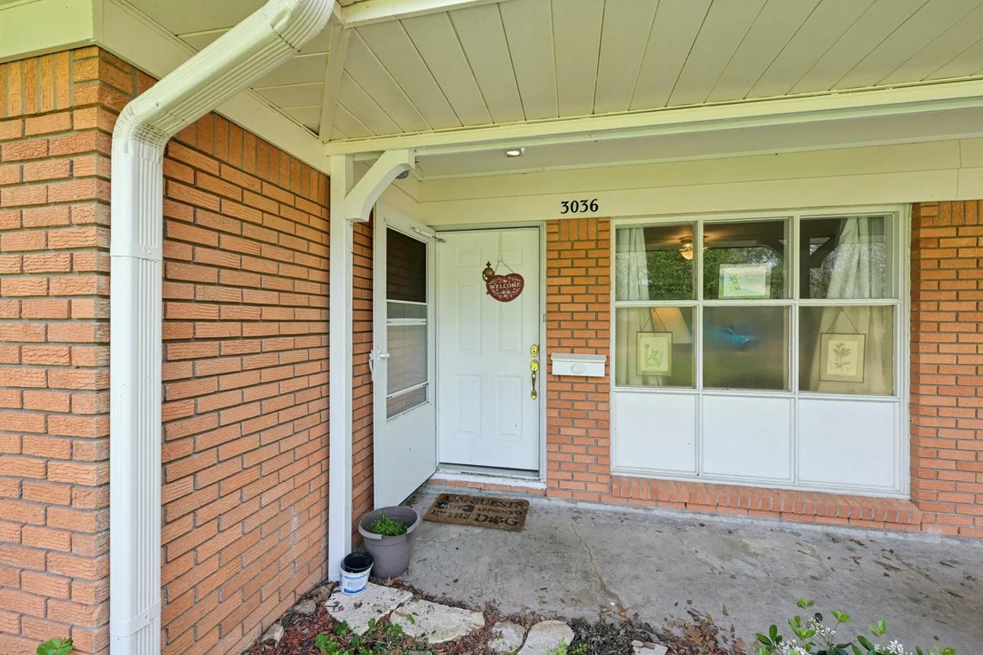 Photo of 3036 Crest Drive