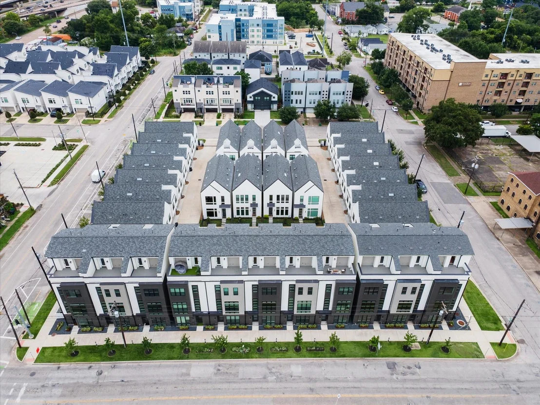 Photo of 2119 Emancipation Avenue