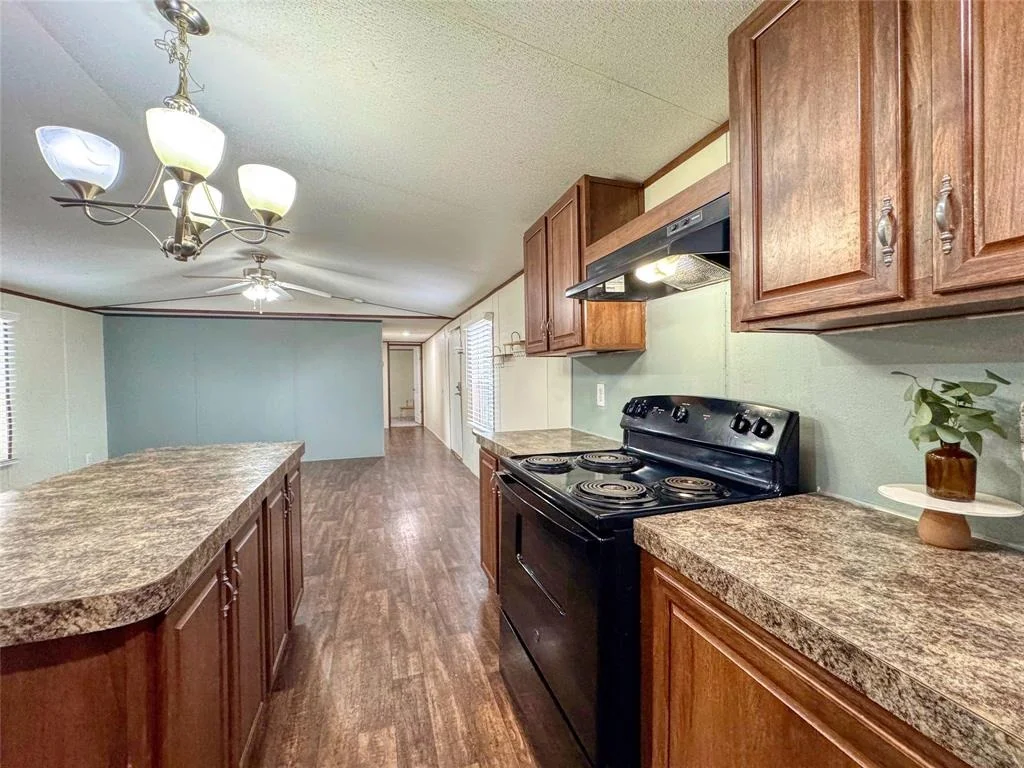 Photo of 15950 Live Oak Circle