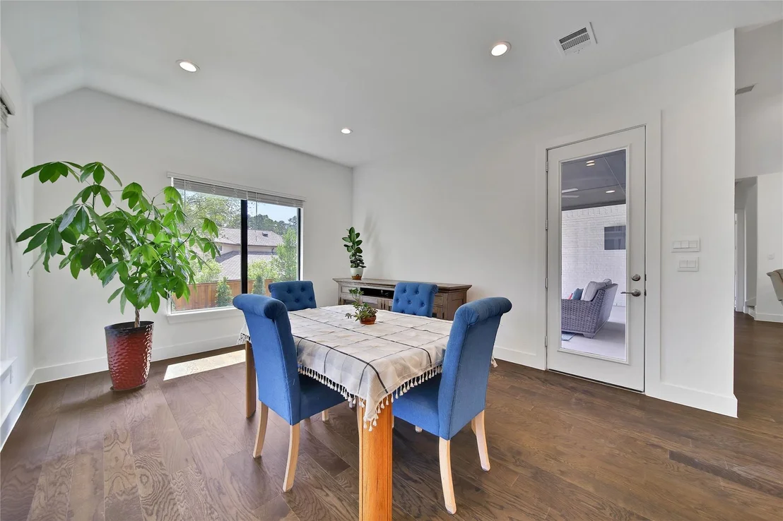 Photo of 115 Oak Estates Drive