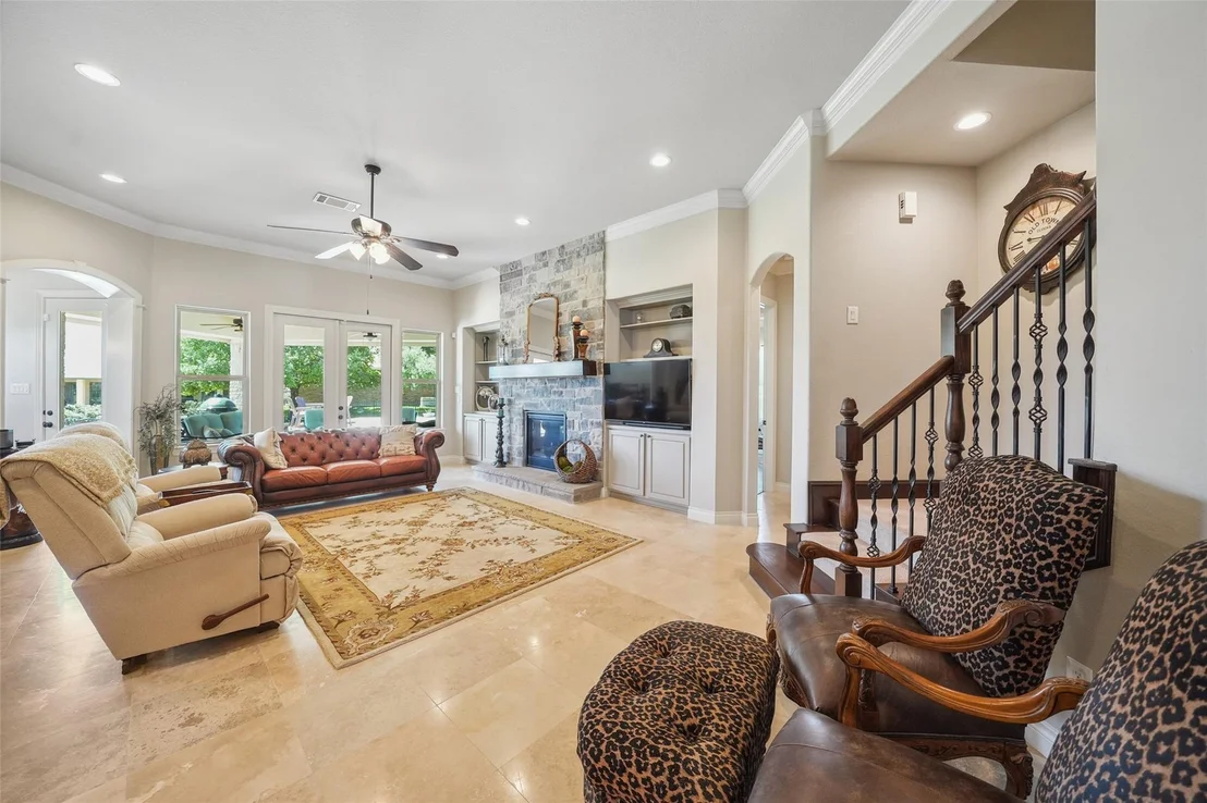 Photo of 5924 Oak Leaf Court
