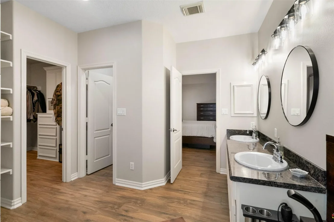 Photo of 910 Commons Vista Drive