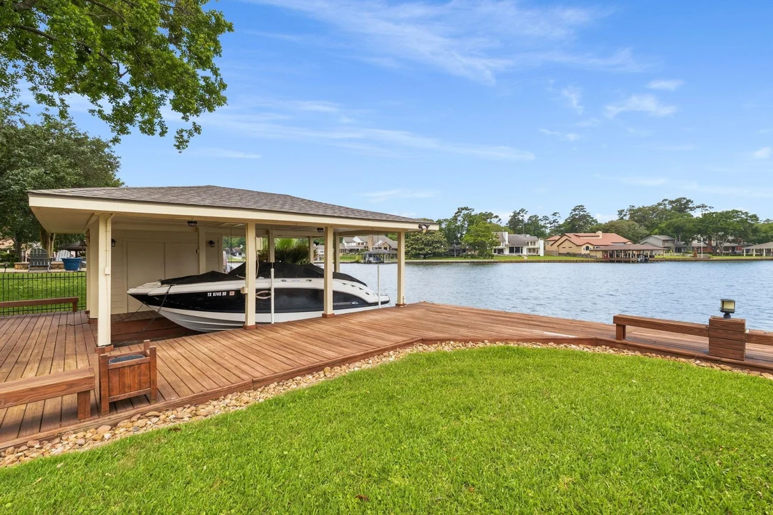 Photo of 130 Lakeside Drive