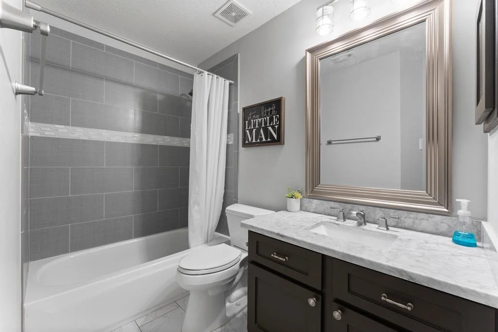 Photo of 211 N Floral Leaf Circle