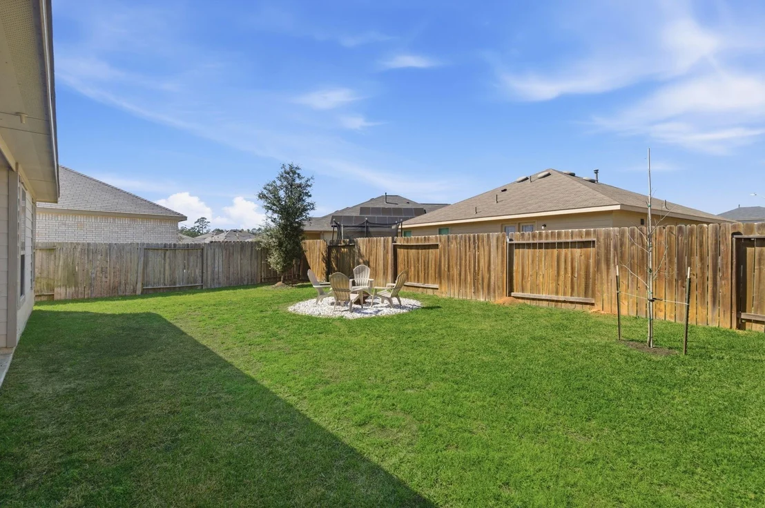 Photo of 2121 Cedar Way Dr