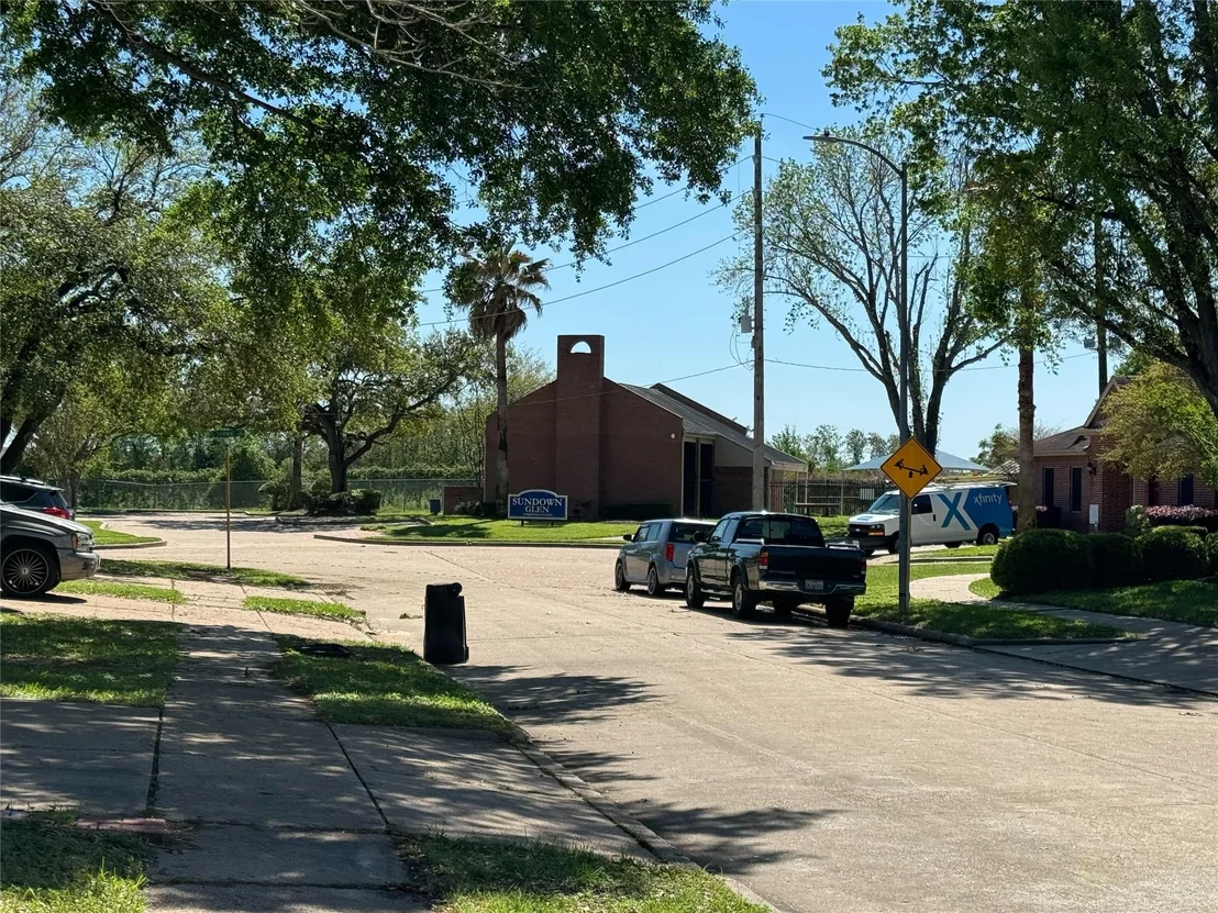 Photo of 2918 Walnut Springs Drive
