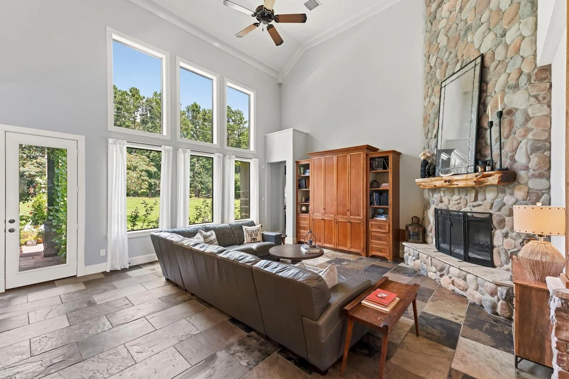 Photo of 263 Pinerock Lane