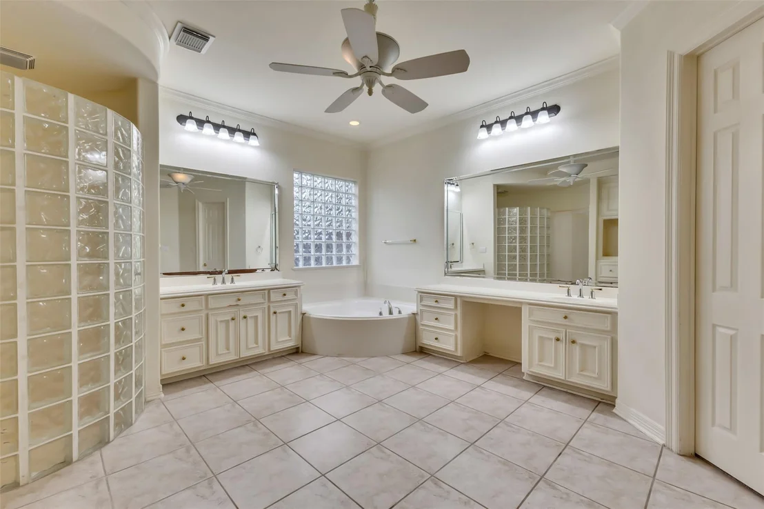 Photo of 2606 Heatherbend Drive