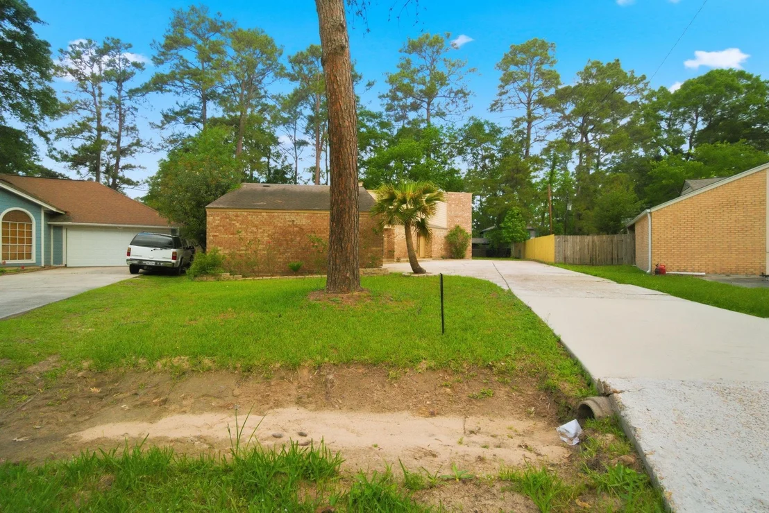 Photo of 74 Oak Grove Lane