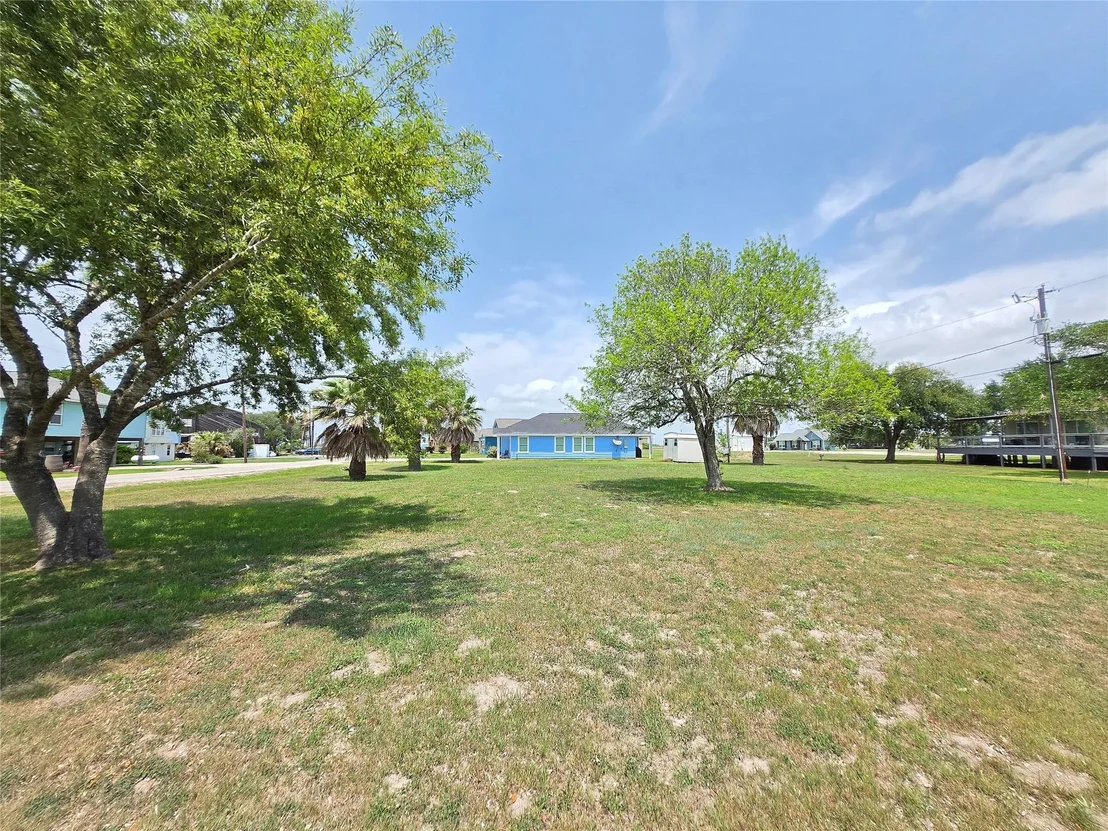 Photo of Lot 894 W Bayshore Drive