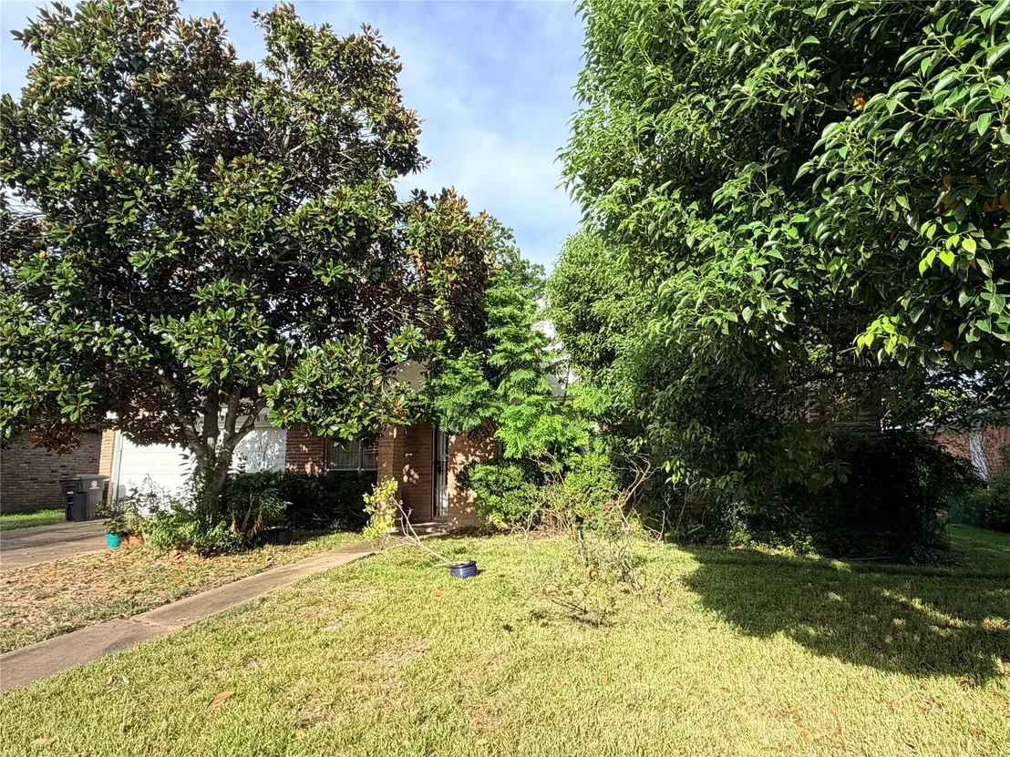 Photo of 8603 Braes River Drive