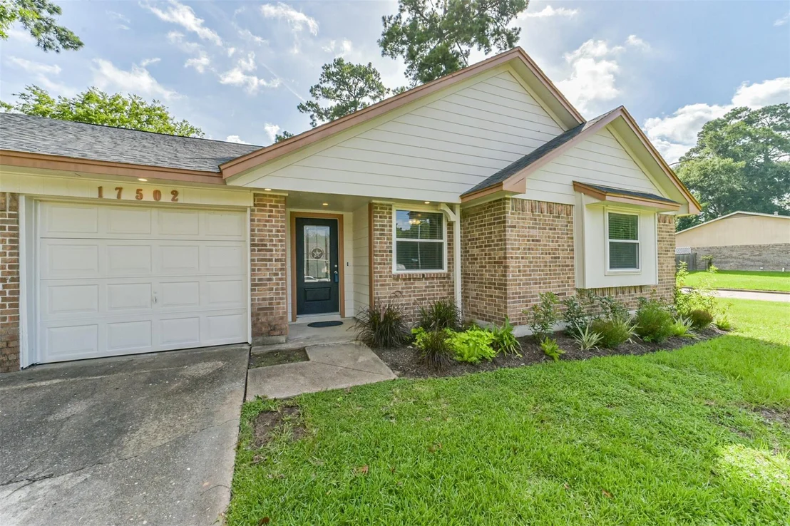 Photo of 17502 Huntersglen Circle