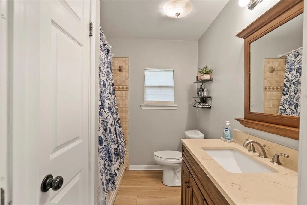 Photo of 915 Temple Drive