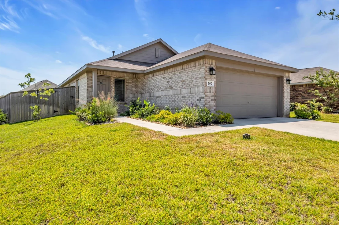 Photo of 207 River Grove Court