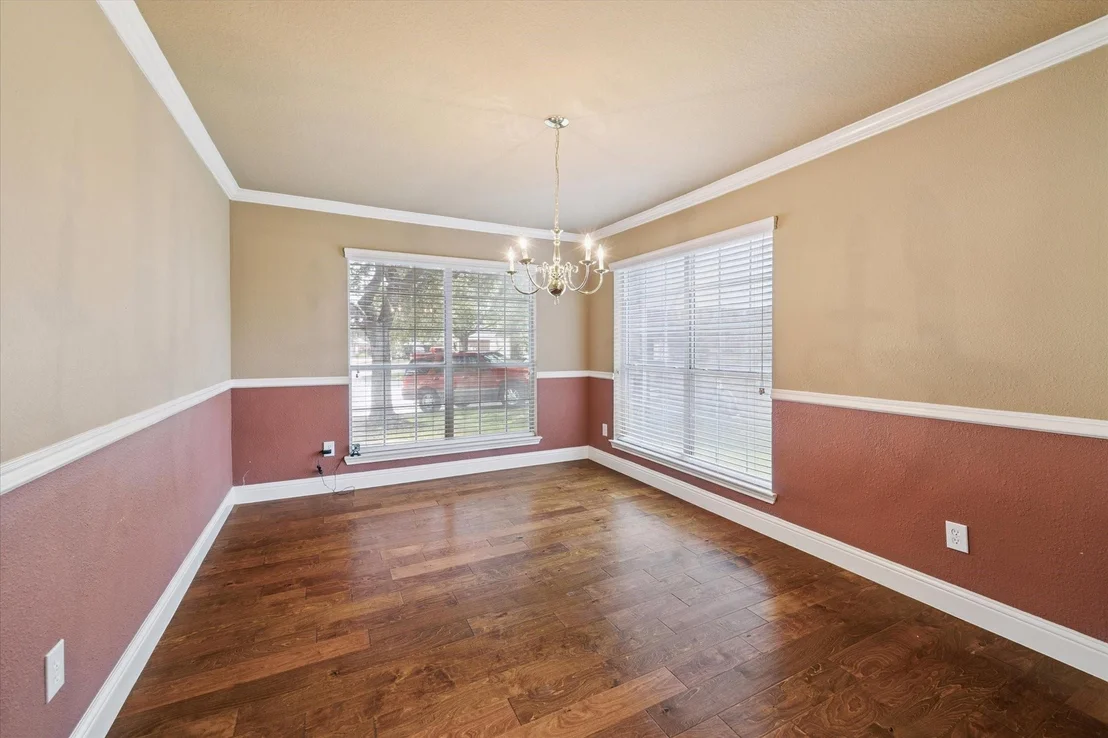 Photo of 1402 Merryglen Court