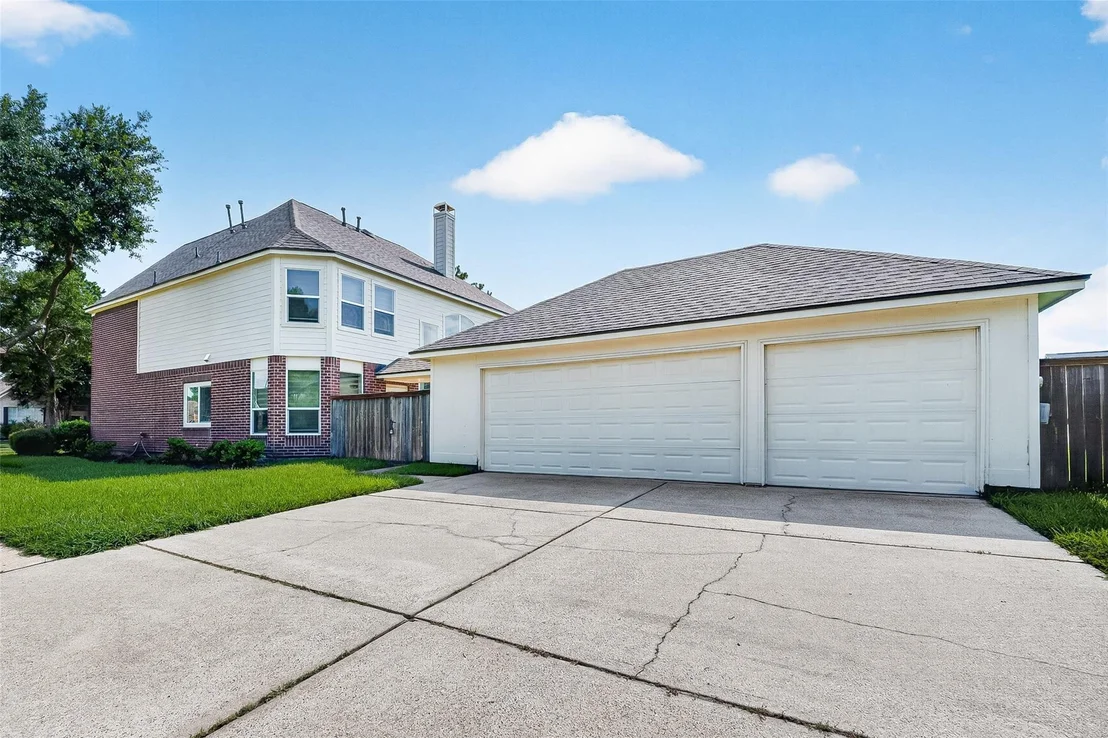 Photo of 3023 Brookview Drive