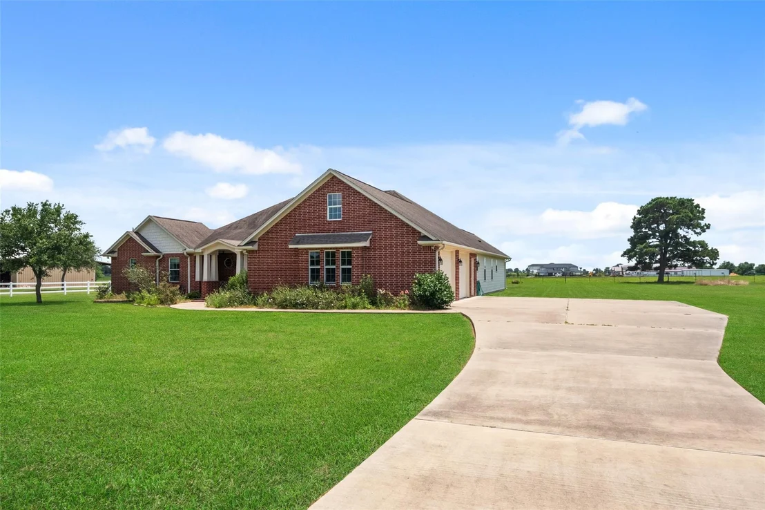Photo of 32027 Meadow View Lane