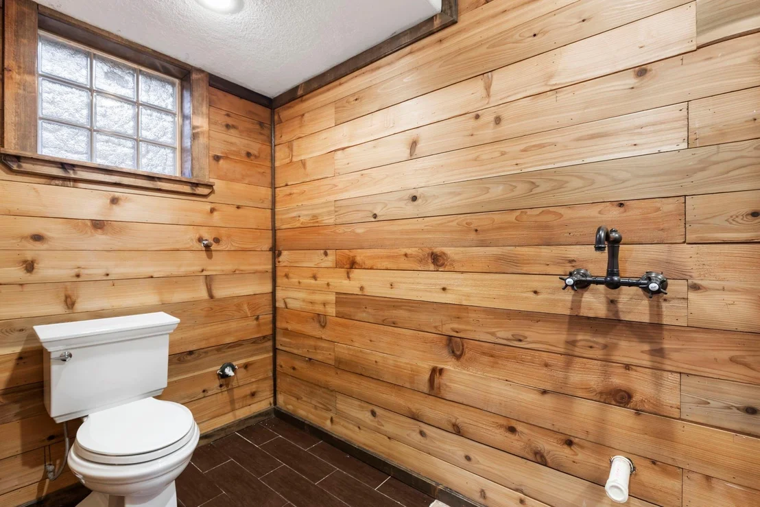 Photo of 618 Mosher Lane