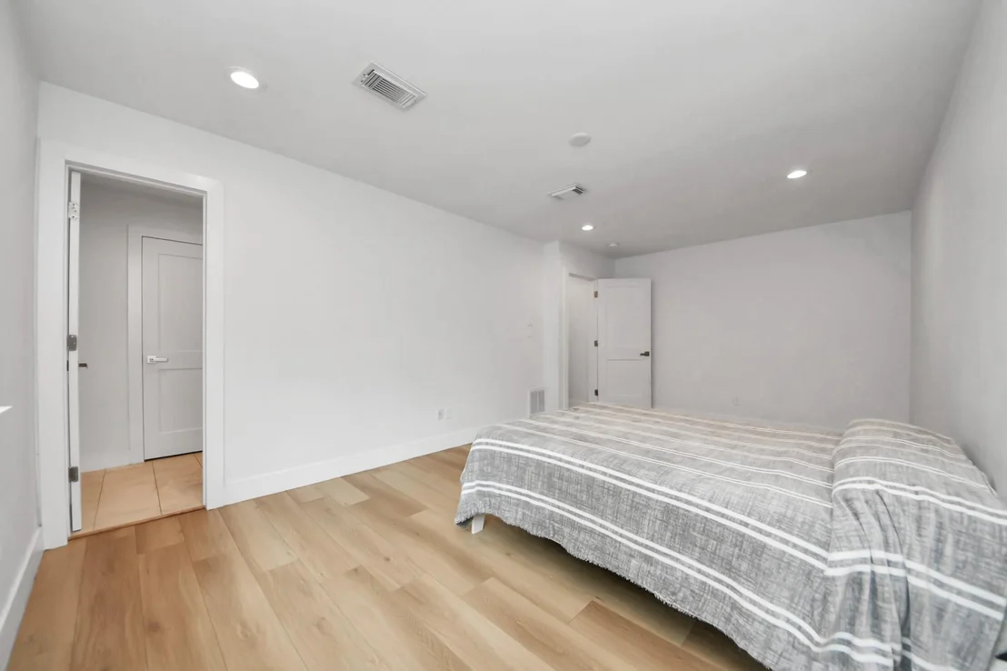 Photo of 6 Yewleaf Court