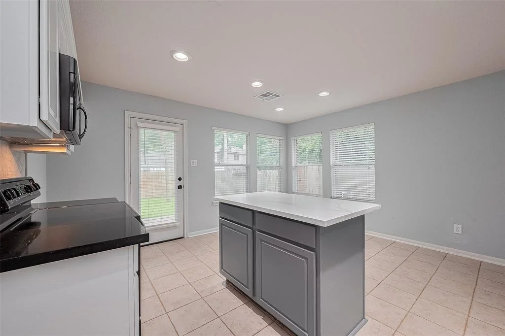 Photo of 31 Shimmer Pond Place