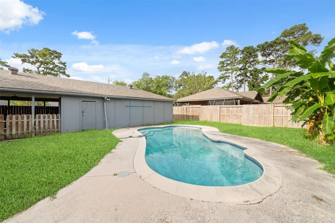 Photo of 23303 Canyon Lake Drive
