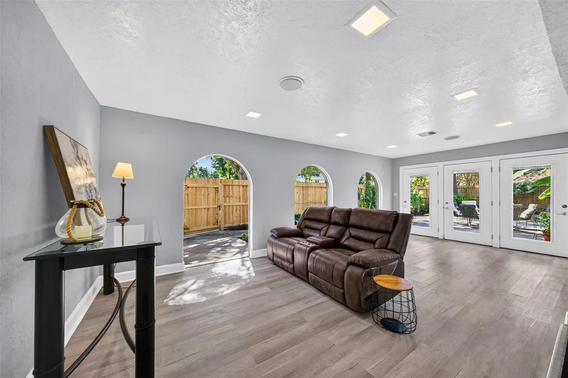 Photo of 1003 Villa Court Drive