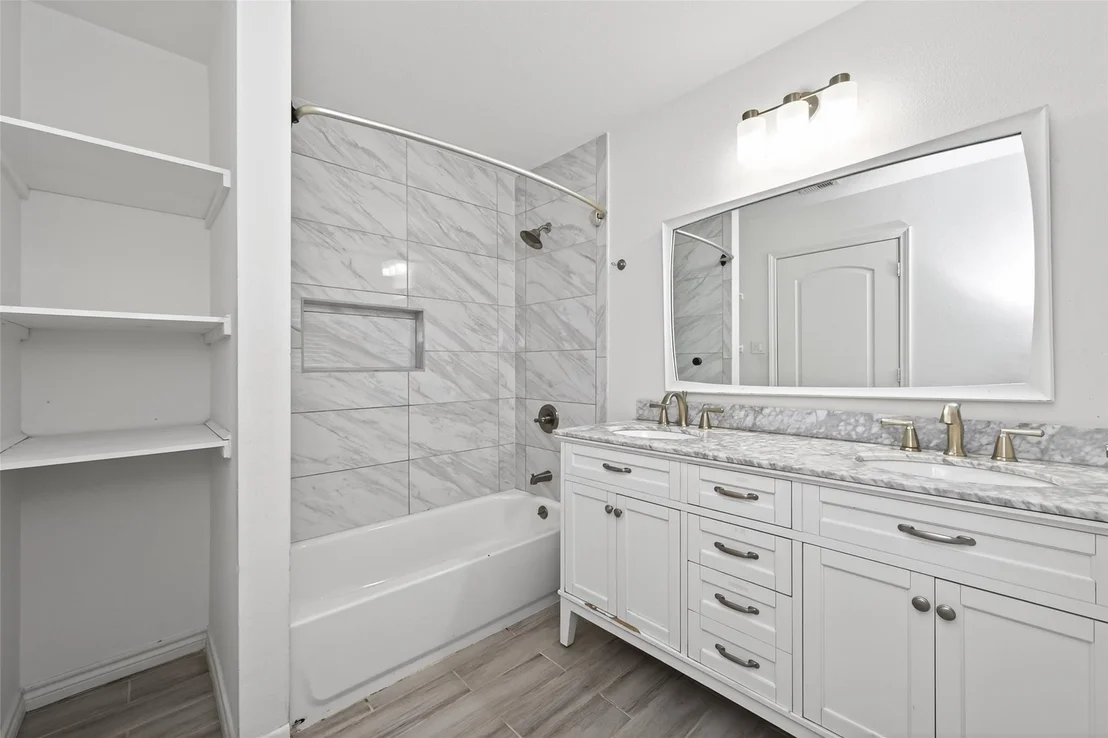 Photo of 11107 Cedarhurst Drive