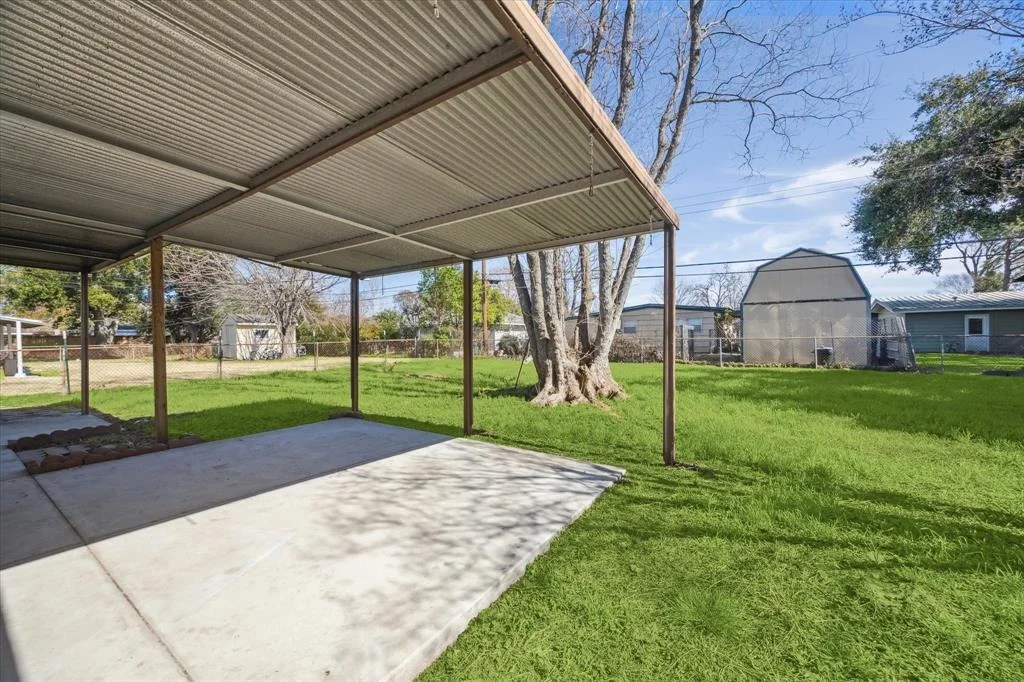 Photo of 5826 Willow Oak Drive