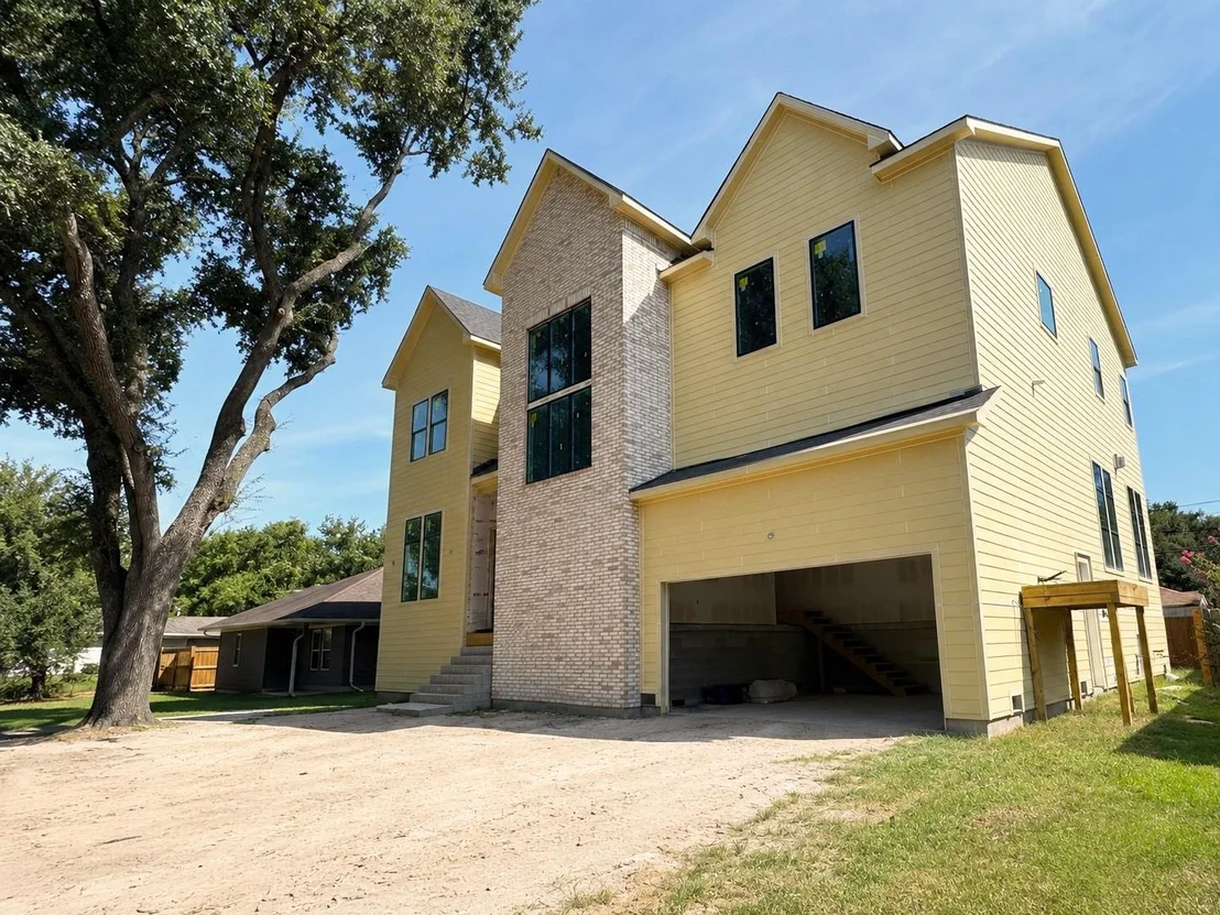 Photo of 2211 Stonecrest Drive